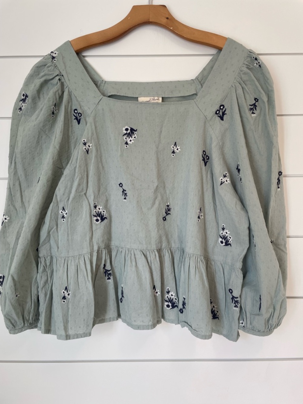 Universal Thread Sage Embroidered Peplum Blouse